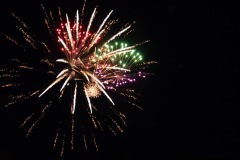 lakeside-seasonal-resort-fireworks