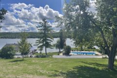 luxury-amenities-cottage-resort-scaled